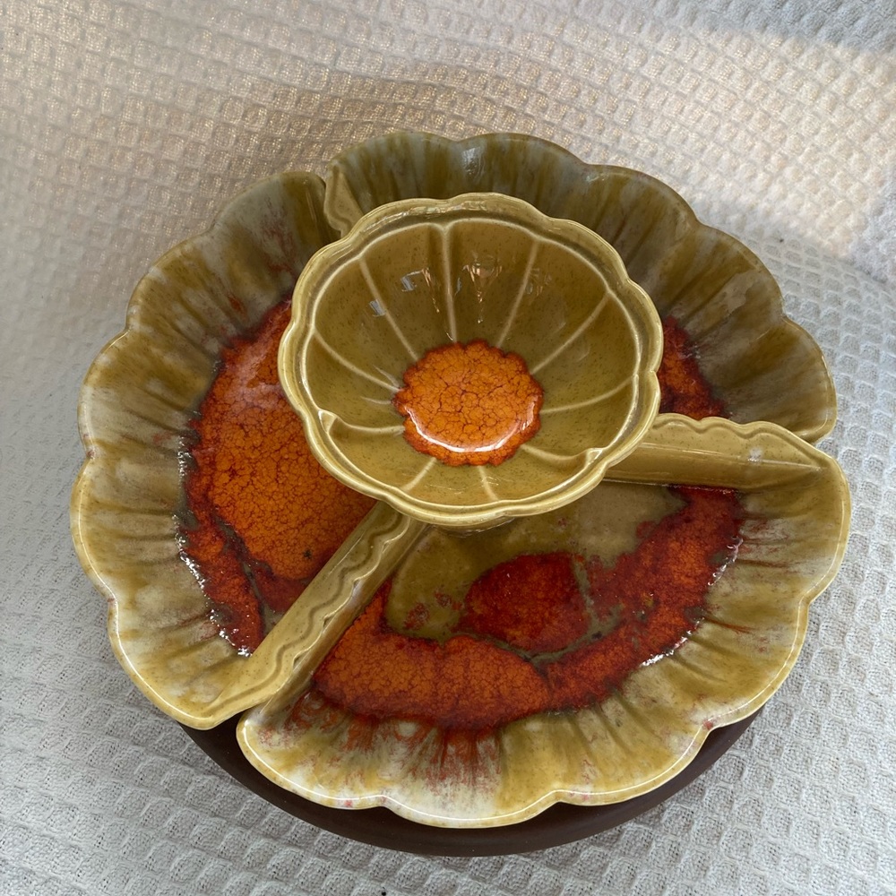 Vintage USA 913 Pottery Lazy Susan Divided Relish Dish Set